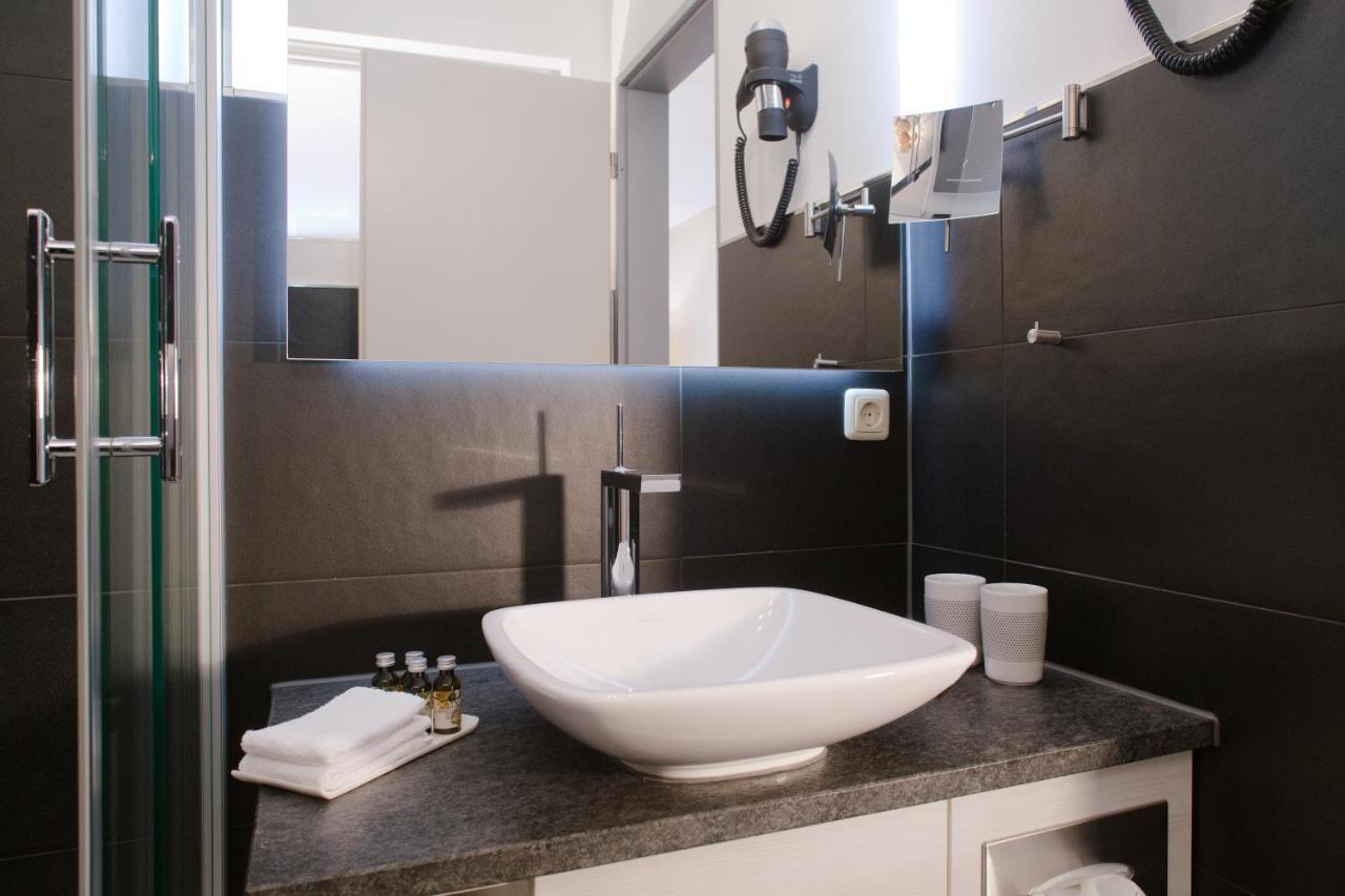 Hafenhotel Pommernyacht Ueckermünde Екстериор снимка