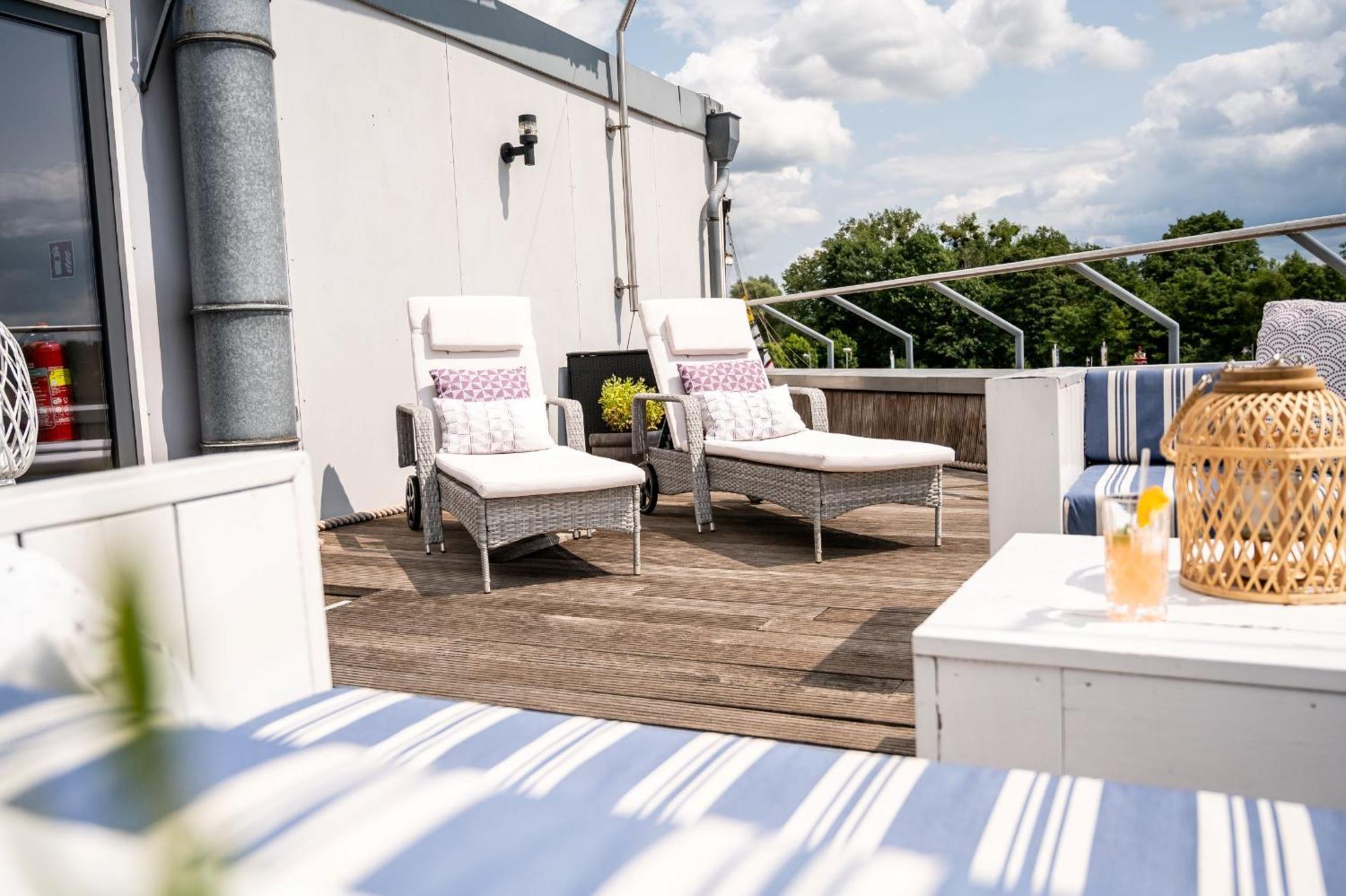 Hafenhotel Pommernyacht Ueckermünde Екстериор снимка