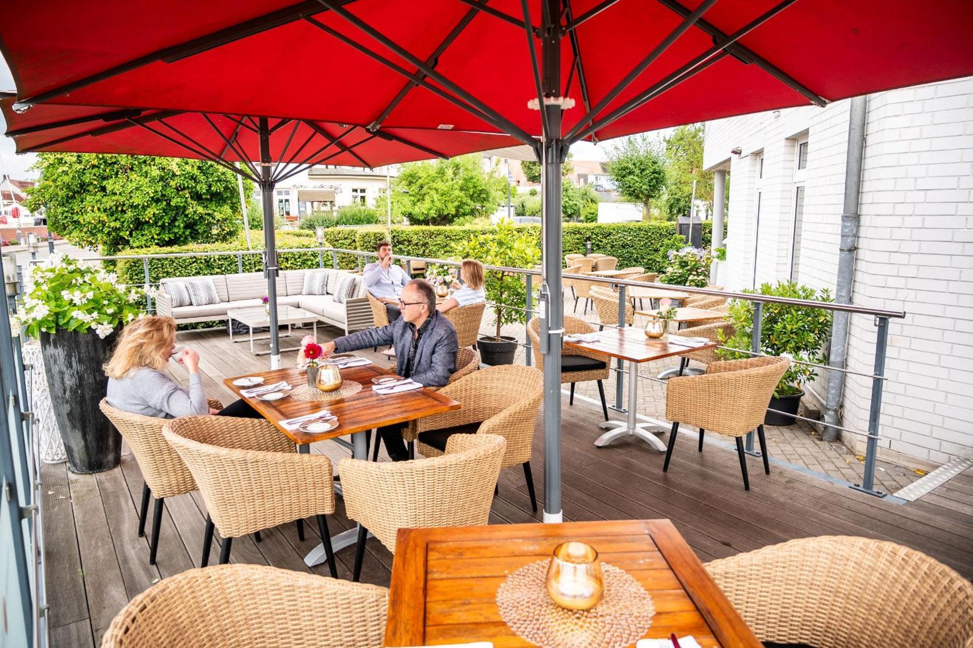 Hafenhotel Pommernyacht Ueckermünde Екстериор снимка