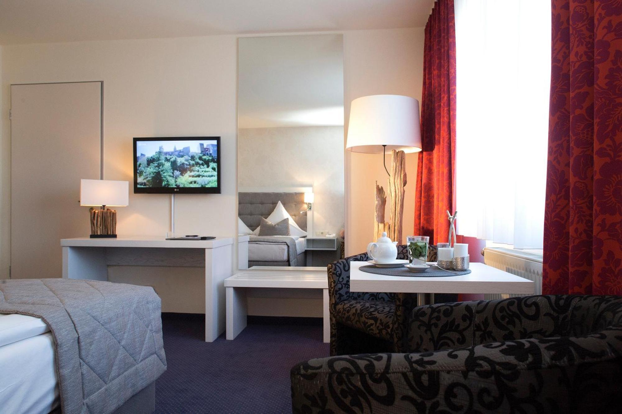 Hafenhotel Pommernyacht Ueckermünde Екстериор снимка
